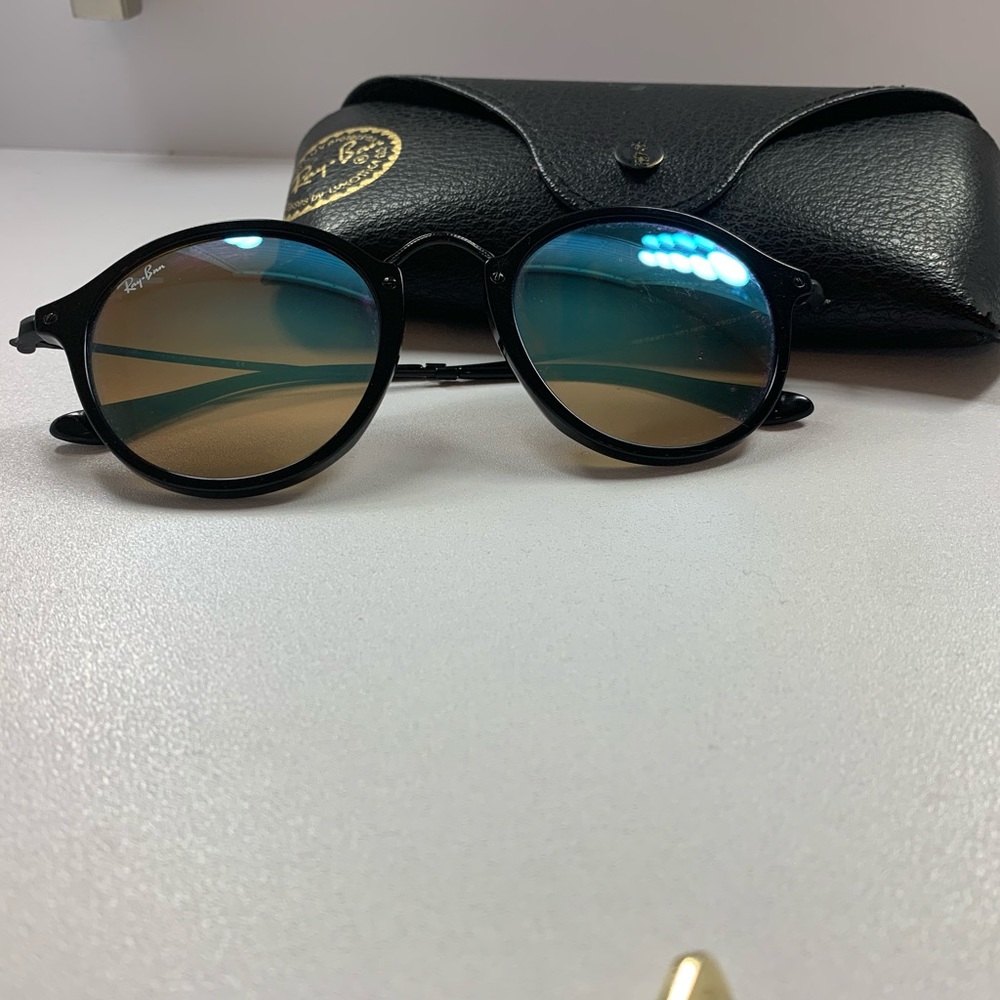 Ray Ban Gradient Round Sunglasses
